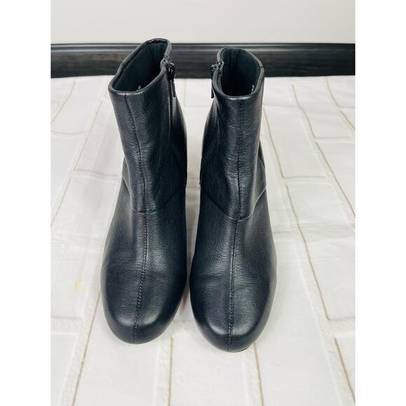 Clarks leather black block heel ankle booties sz 7.5M - Picture 9 of 9